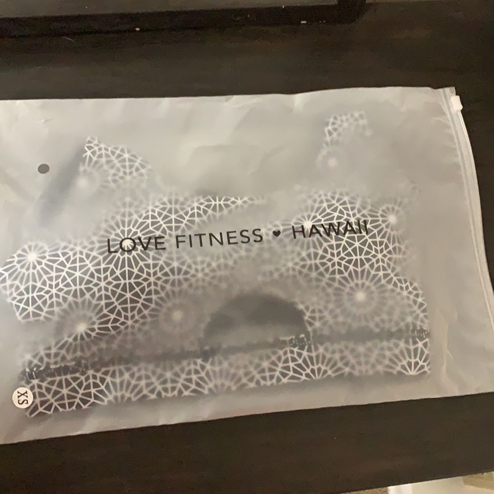 NWT Love Fitness Apparel Leilani Sports Bra - Picture 4 of 5